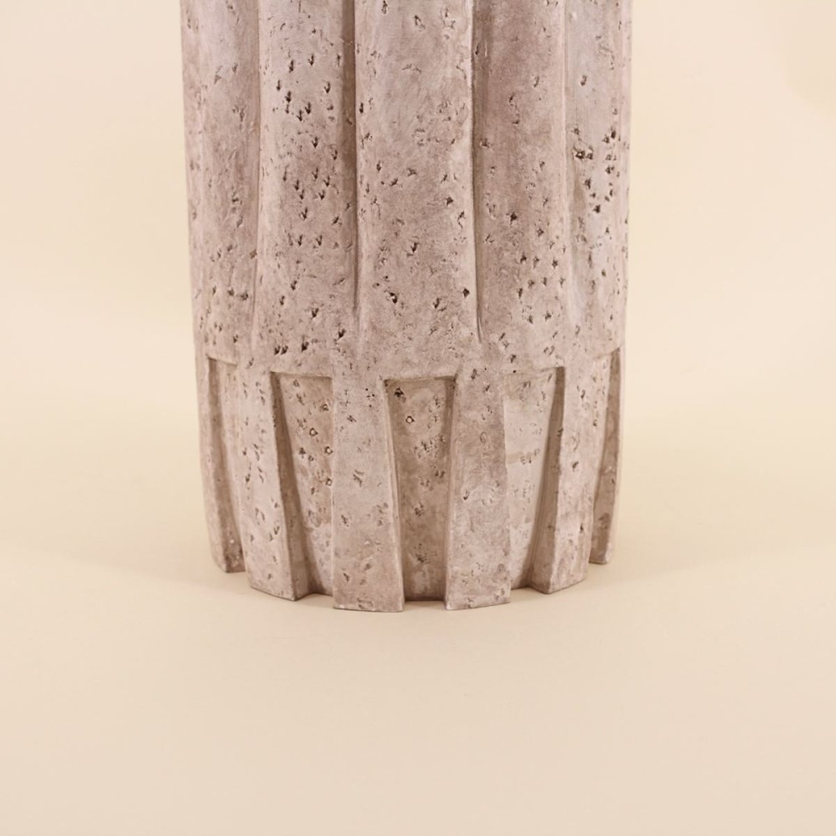 Vase corolle imitation travertin, H22cm beige, ORNAMI