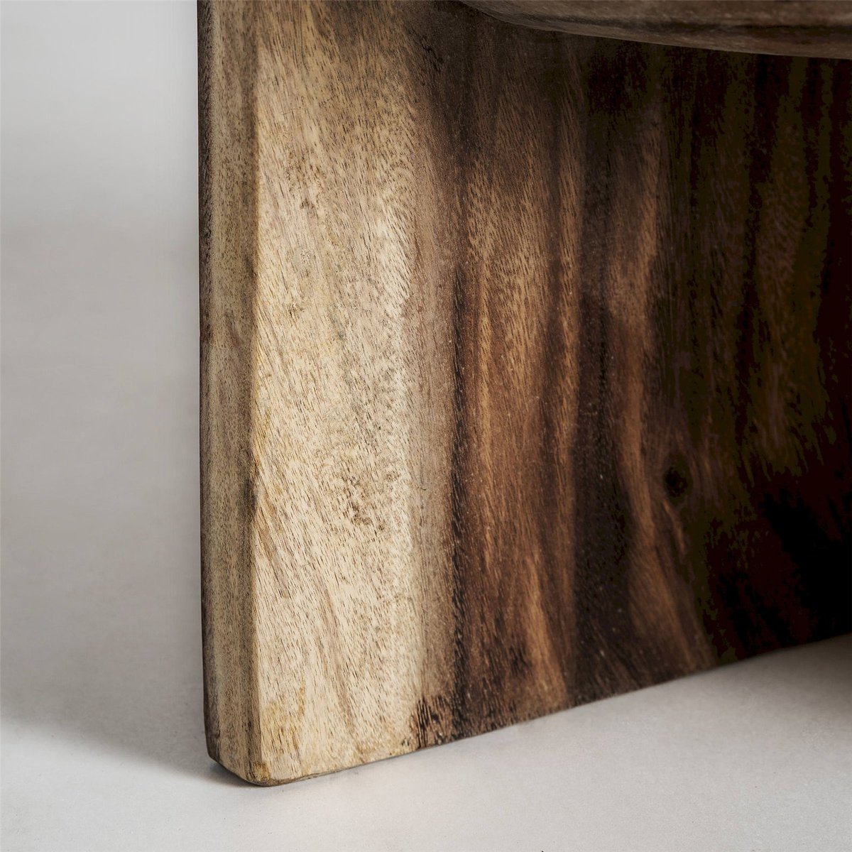 Table basse ronde en bois de suar marron naturel, RECOLLECTION