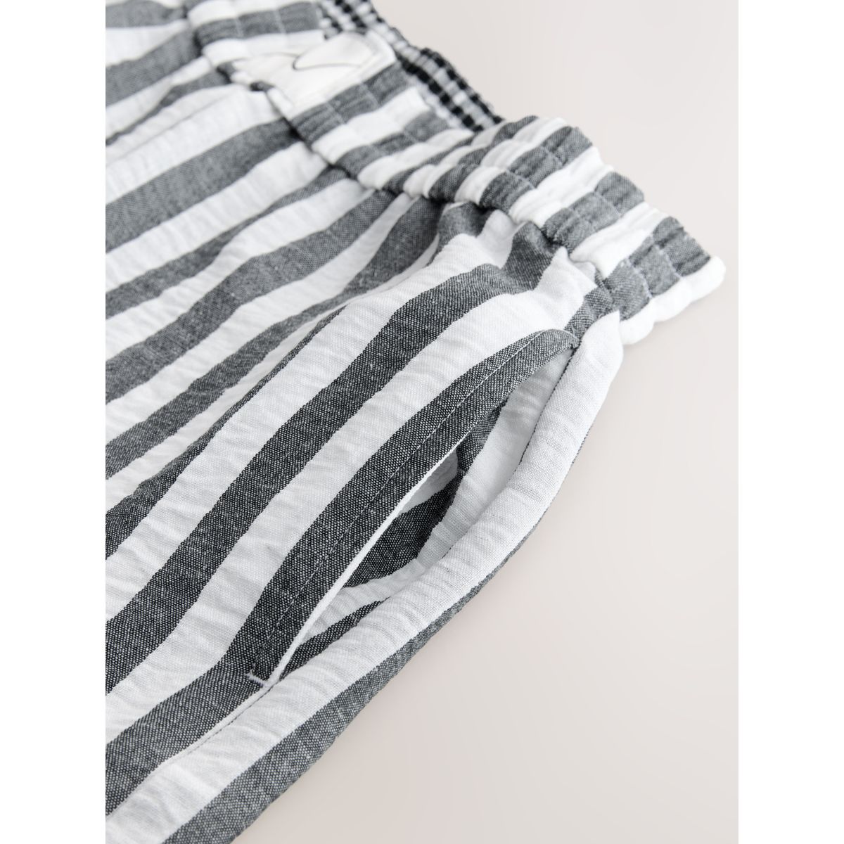 Pantalon large à enfiler en lin mélangé rayure gris/blanc, NEXT