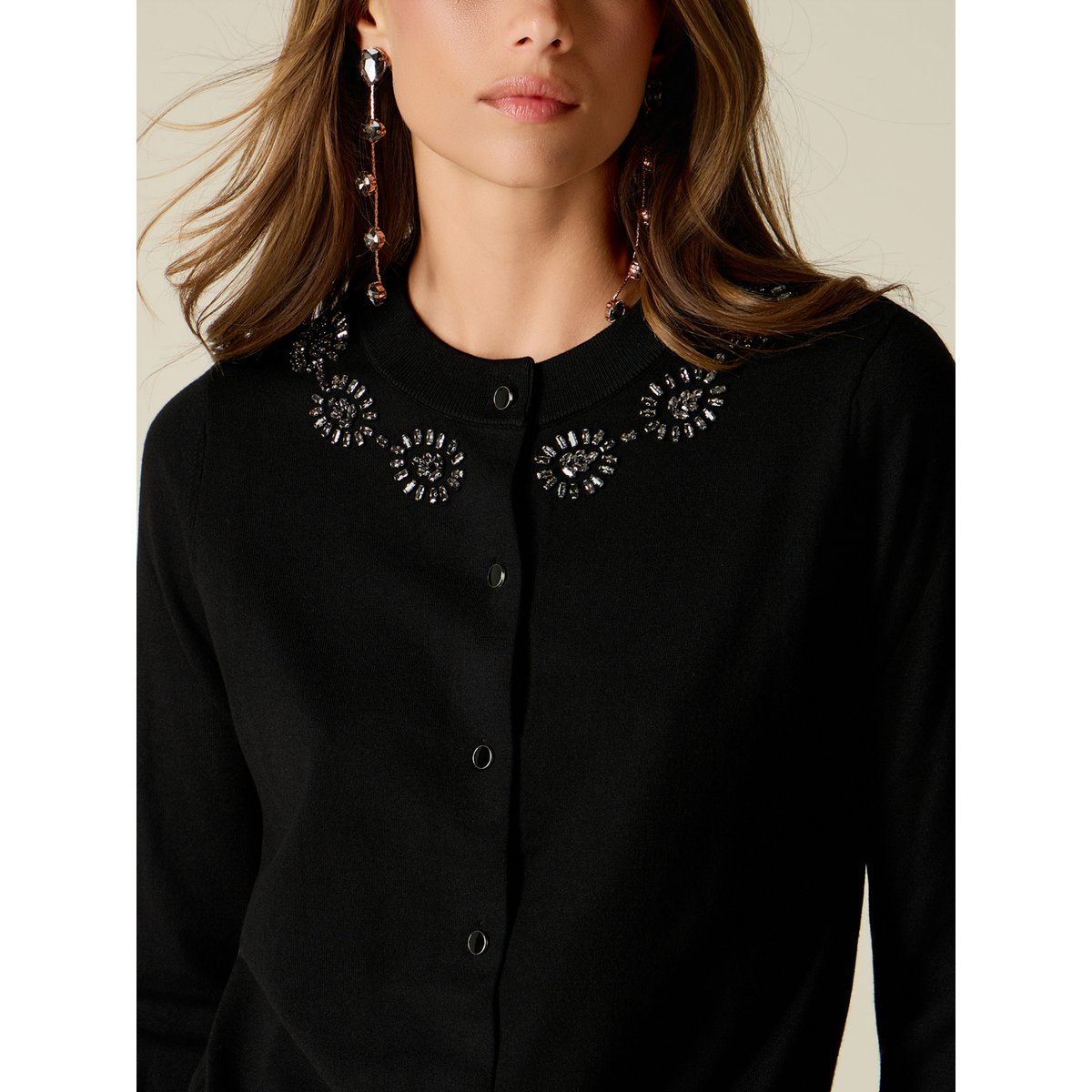 Cardigan avec broderie bijou noir, OLTRE
