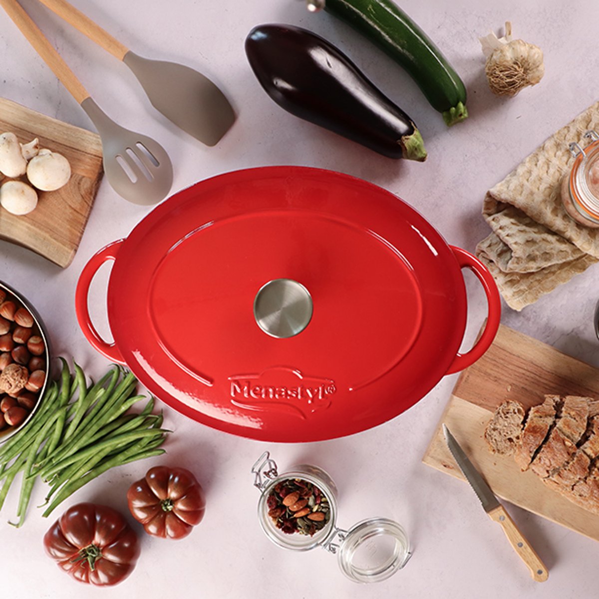 Cocotte ovale 9L en fonte émaillée, COLETTE rouge, MENASTYL