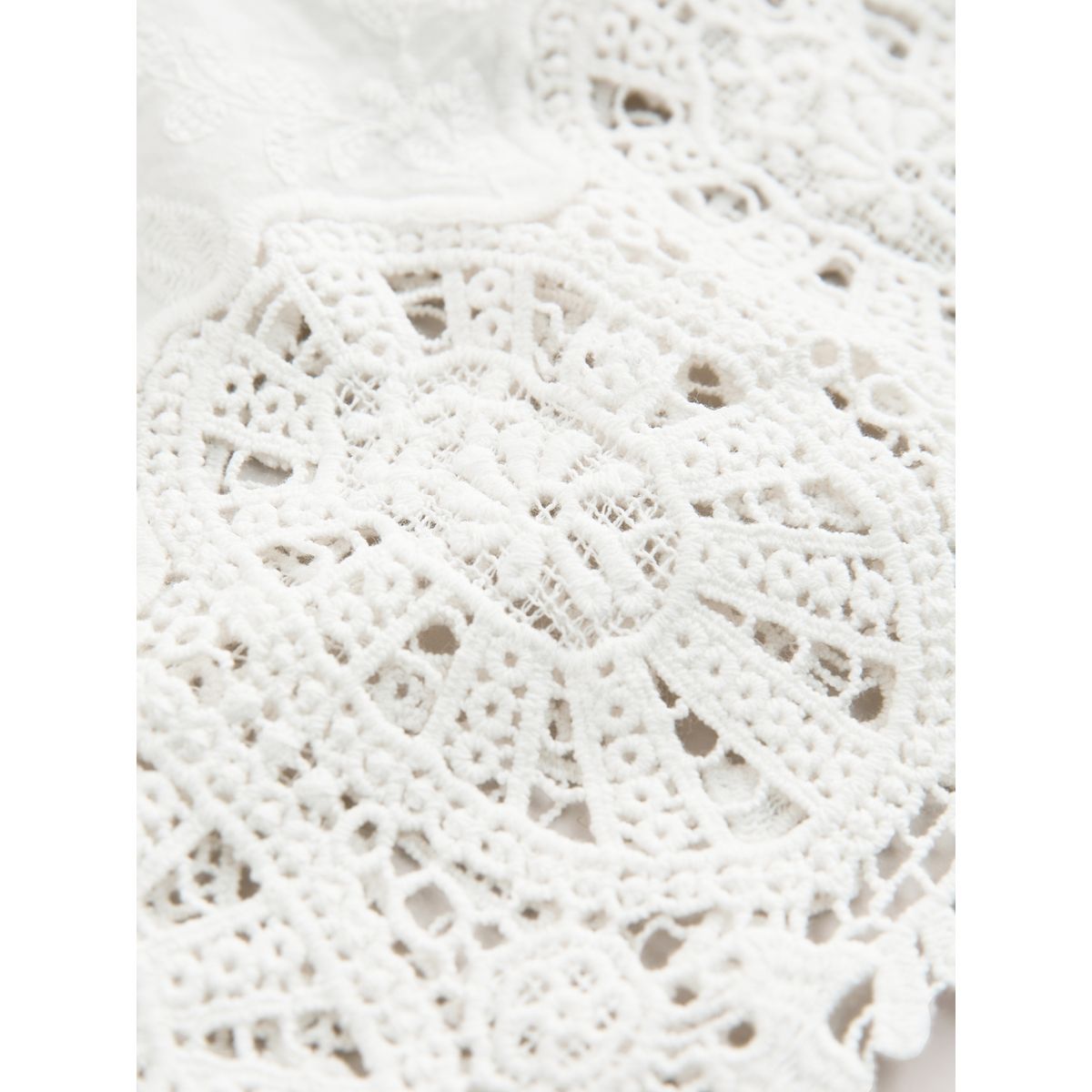 Gilet avec bordures en crochet écru, NEXT