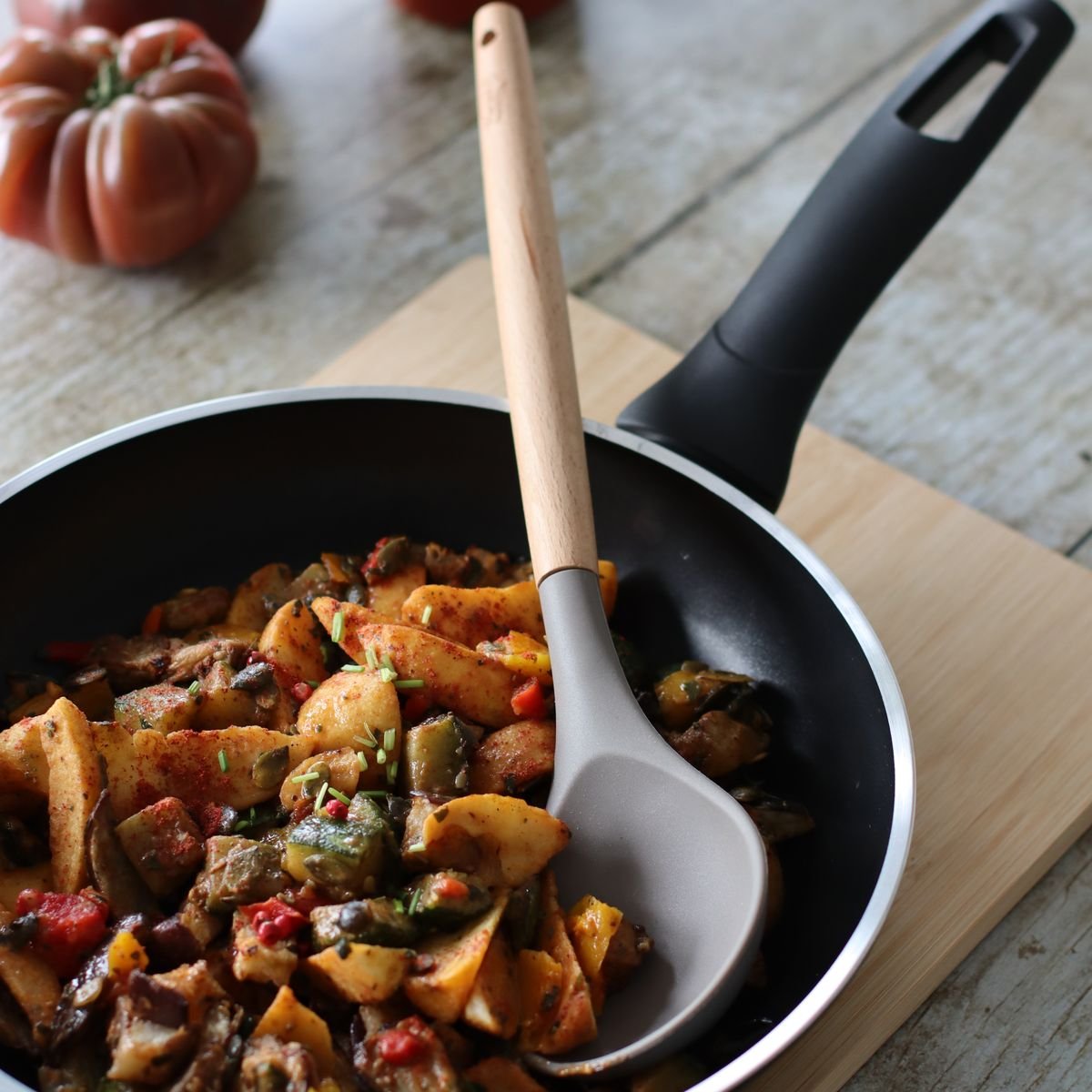 Cuillère en silicone et manche en bois, ELIOTT naturel-taupe, MENASTYL