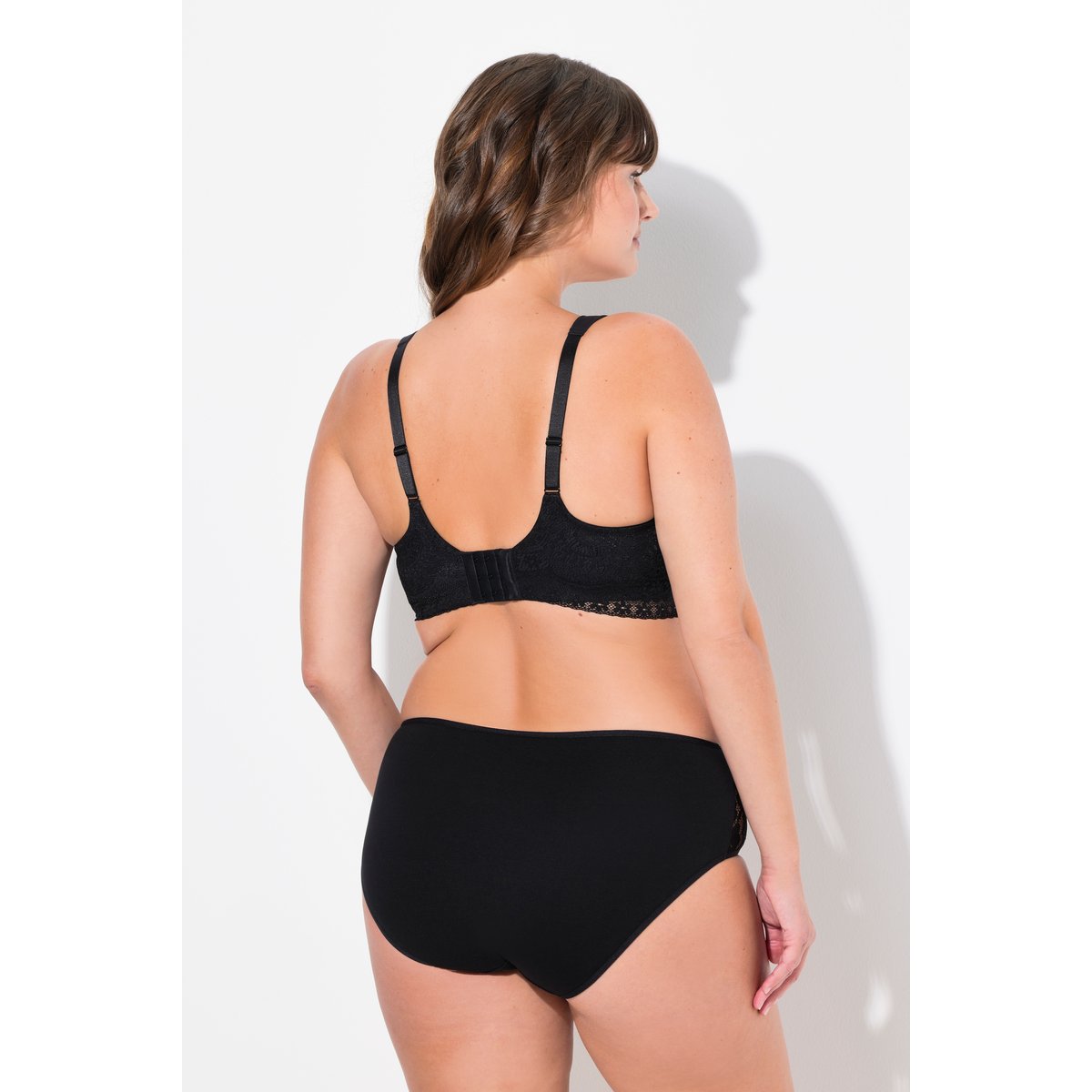 Brassière en dentelle avec bonnets souples noir, ULLA POPKEN