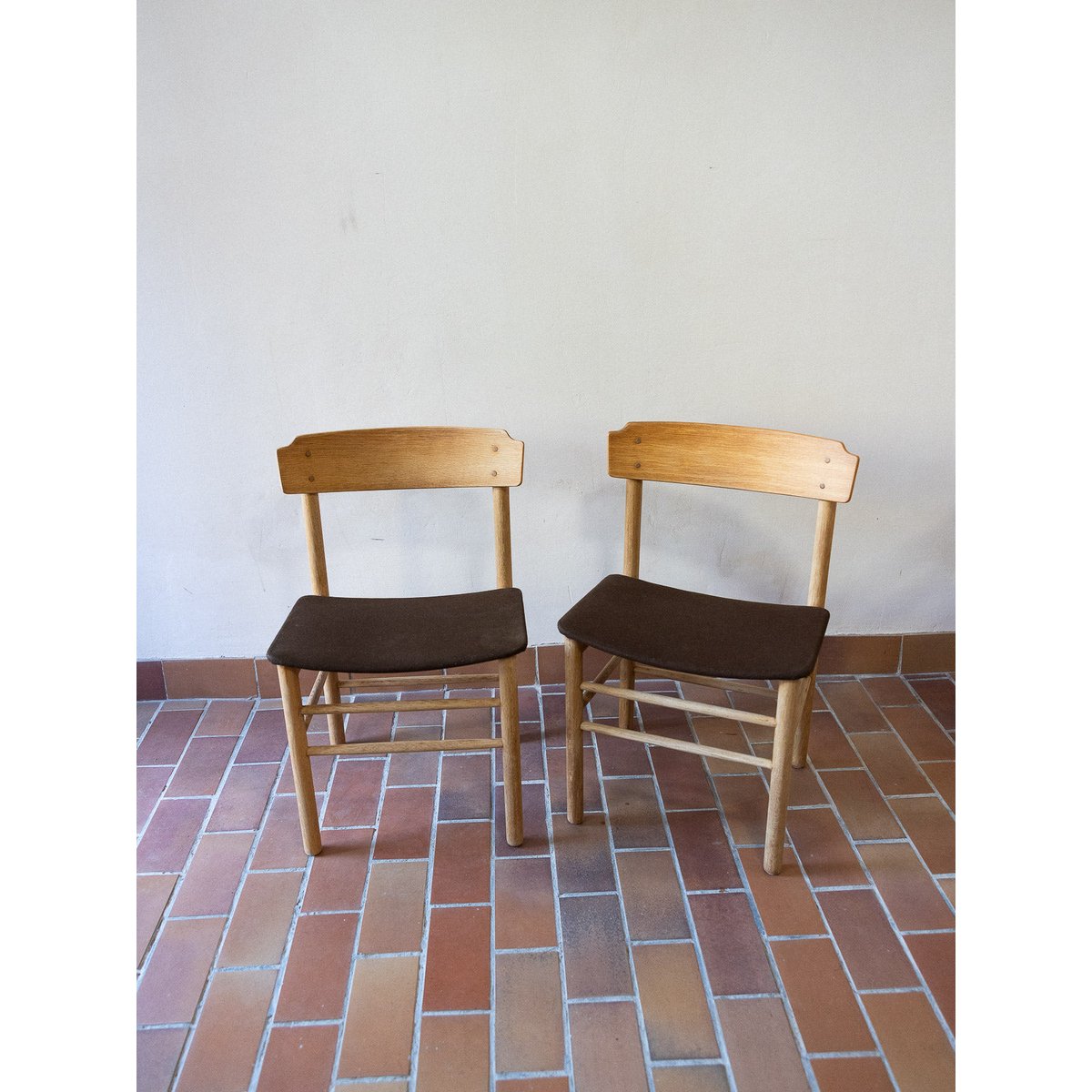 Paire de chaises Magnus Olesen Alma N°1796 - Bon état bois clair, DEBONGOUT