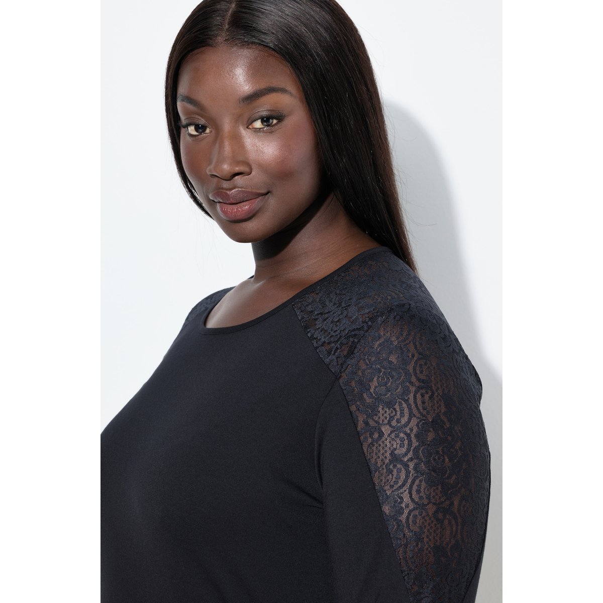 Chemise de nuit avec dentelle noir, ULLA POPKEN