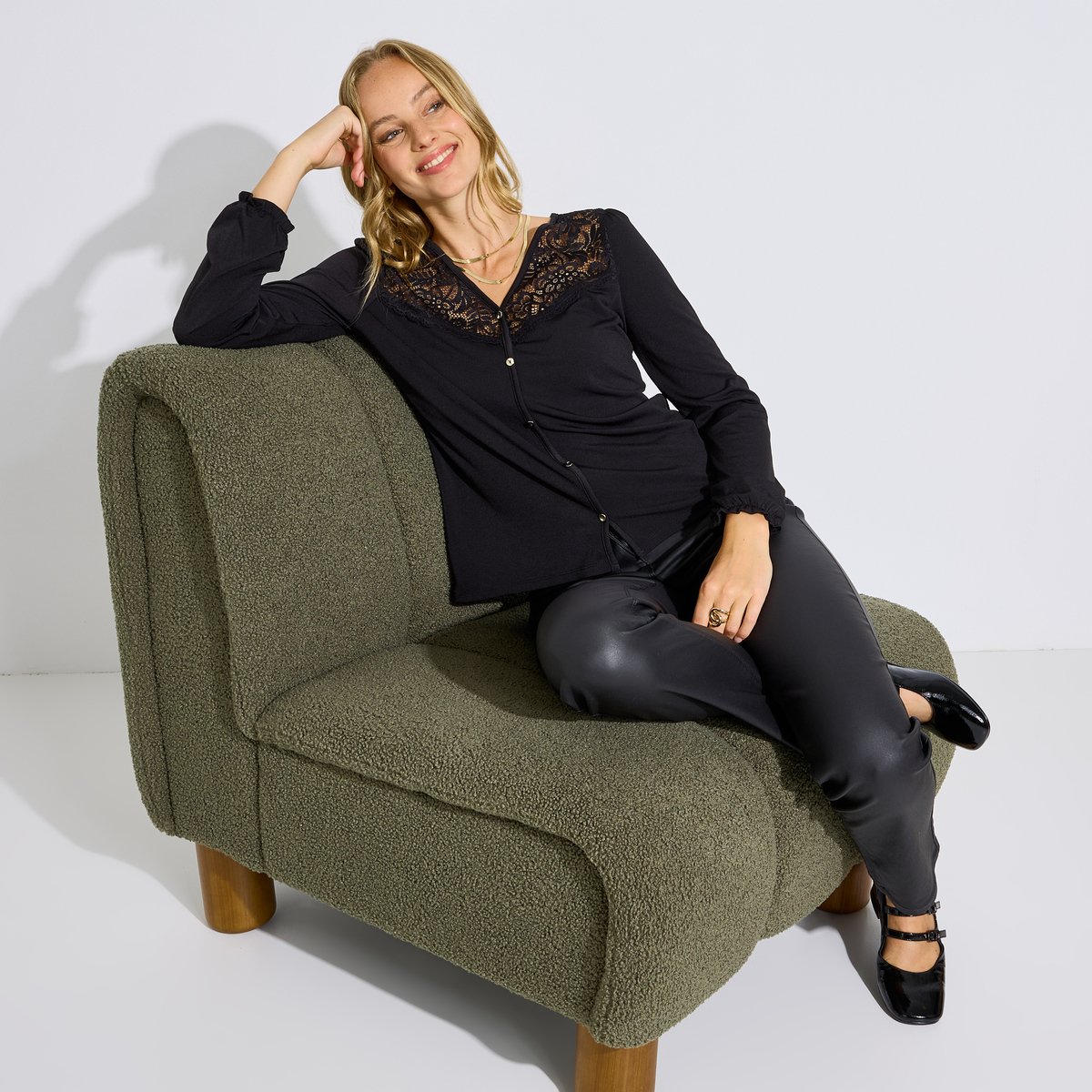Blouse col V empiècement ajouré noir, GRAIN DE MALICE