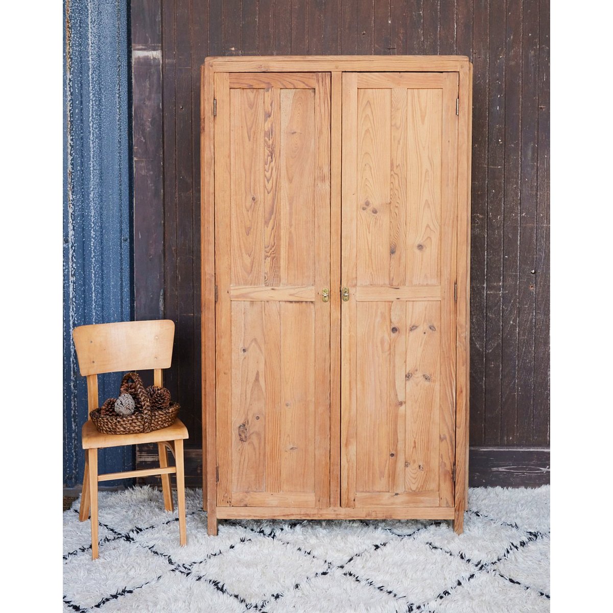 Armoire parisienne sablée en bois clair Blandine N°539 - Bon état bois clair, DEBONGOUT