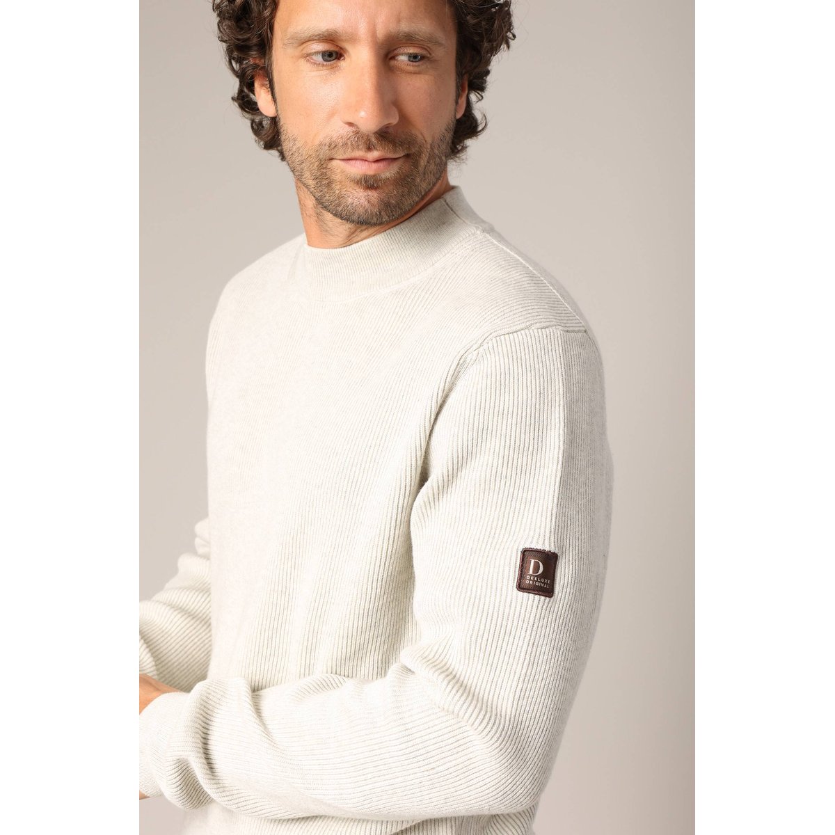 Pull en maille côtelé

 CHESTON ivory, DEELUXE
