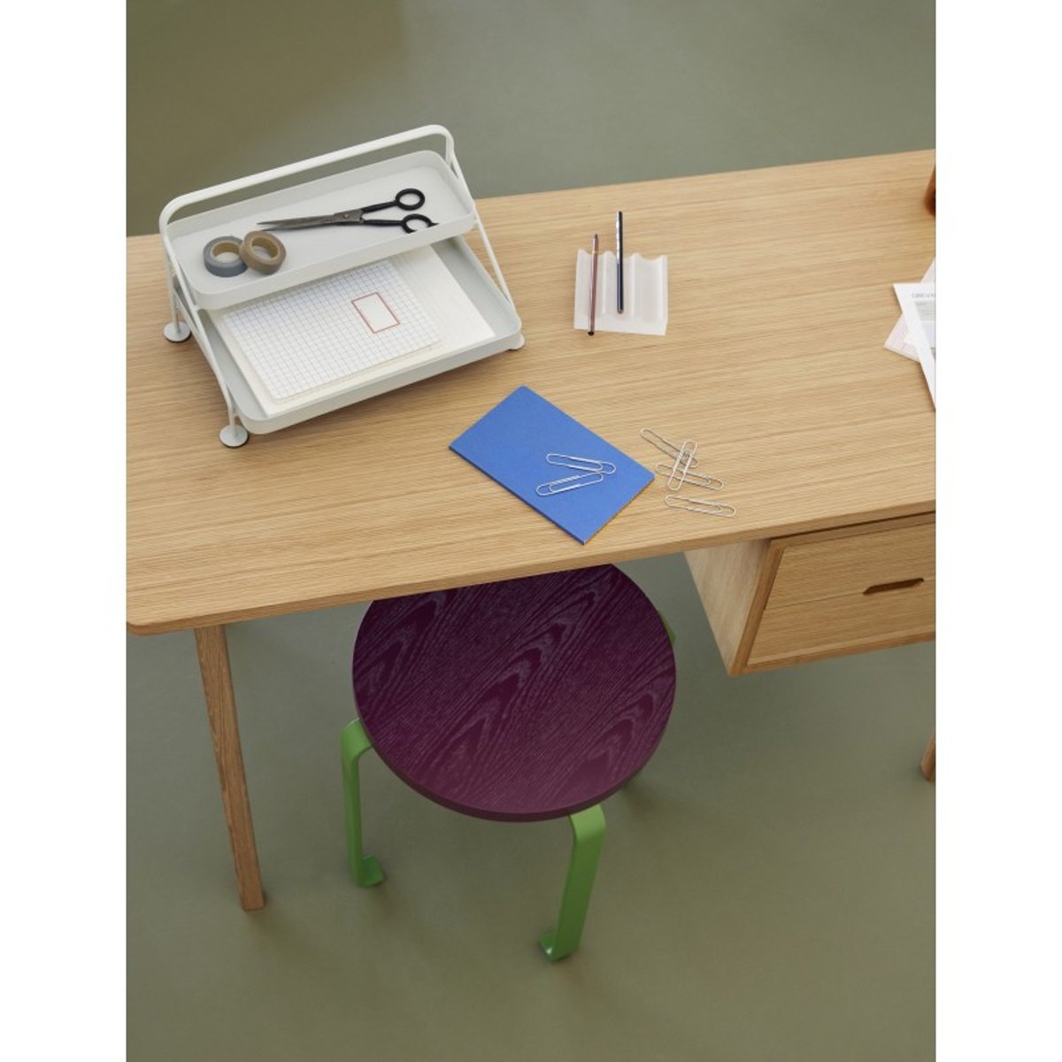 Tabouret à roulettes ou table basse design  Smile multicolore, HUBSCH