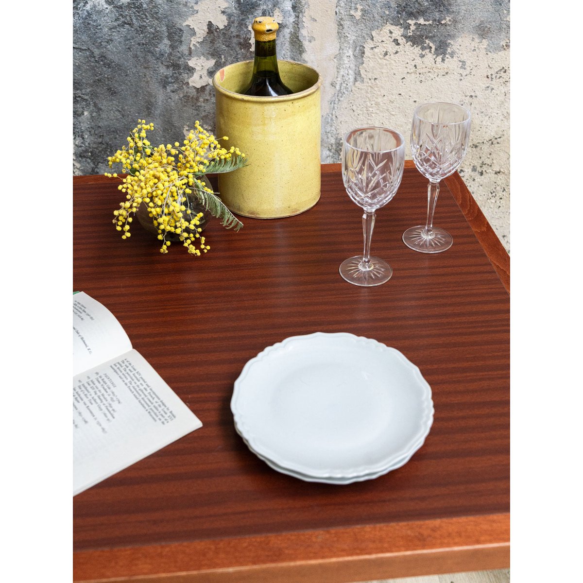 Table à manger bistro en bois Denise N°1170 - Bon état bois foncé, DEBONGOUT