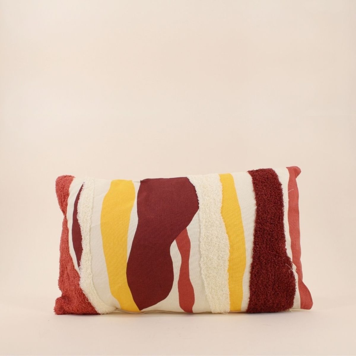 Coussin imprimé et brodé bouclette 30x50cm bordeaux, ORNAMI