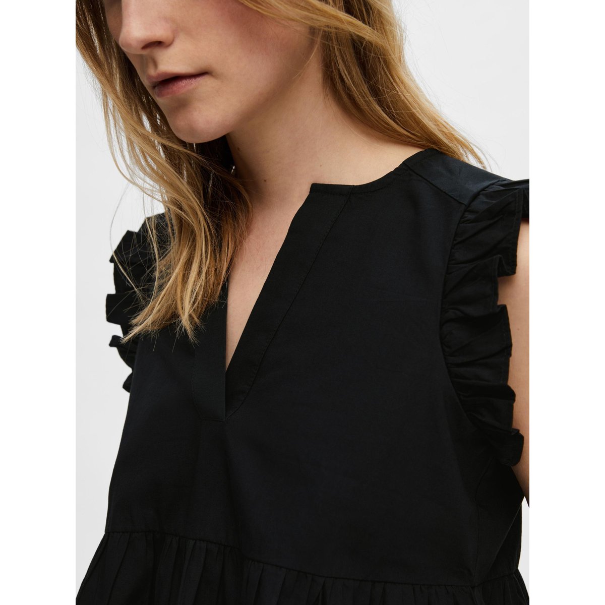 Top black, SELECTED