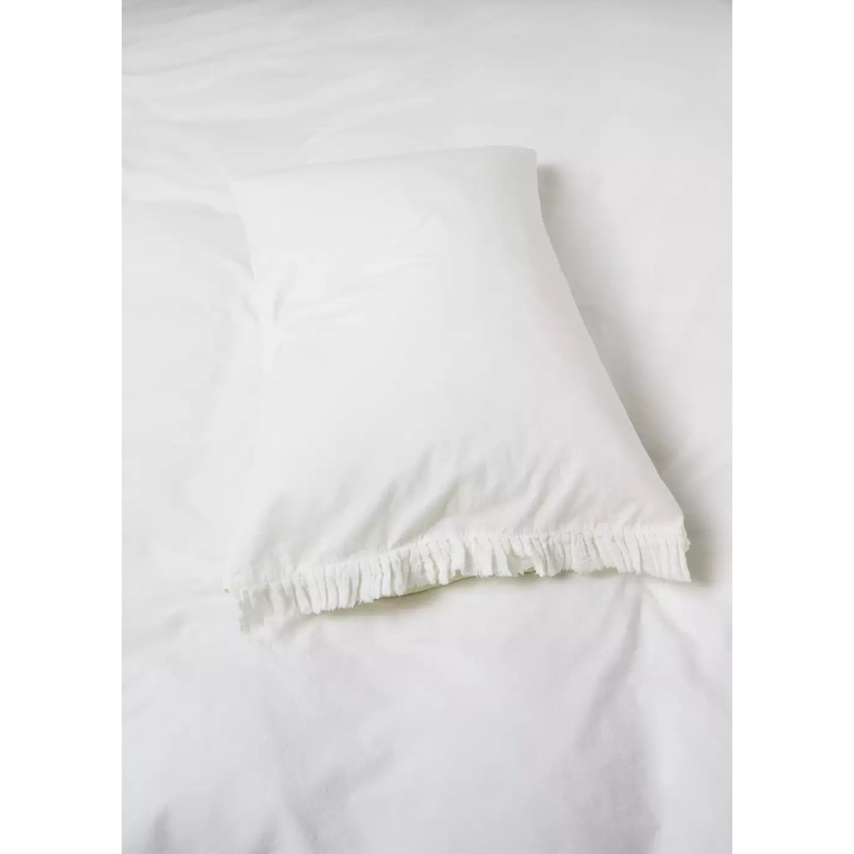 Deux taies d'oreiller coton lavé volant en gaze effiloché 50x75 cm écru, MANGO HOME