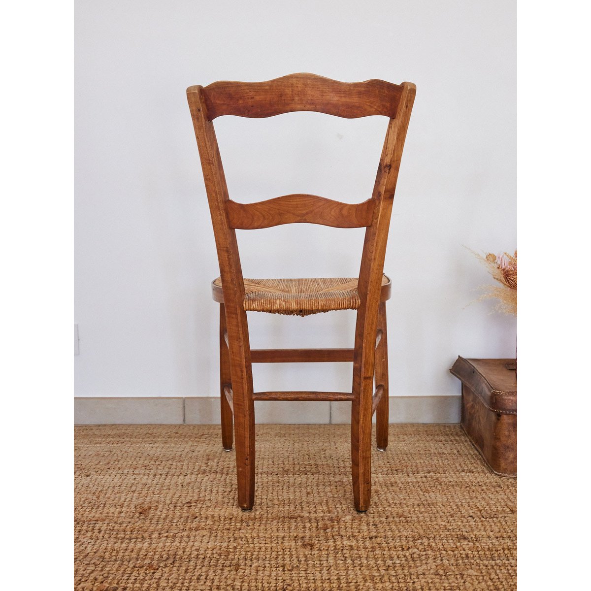 Lot de 5 chaises dépareillées Claude N°1284 - Bon état bois clair, DEBONGOUT