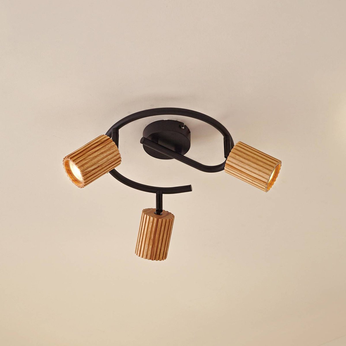 Spot en bois moderne, Stralino couleur bois, noir, LINDBY