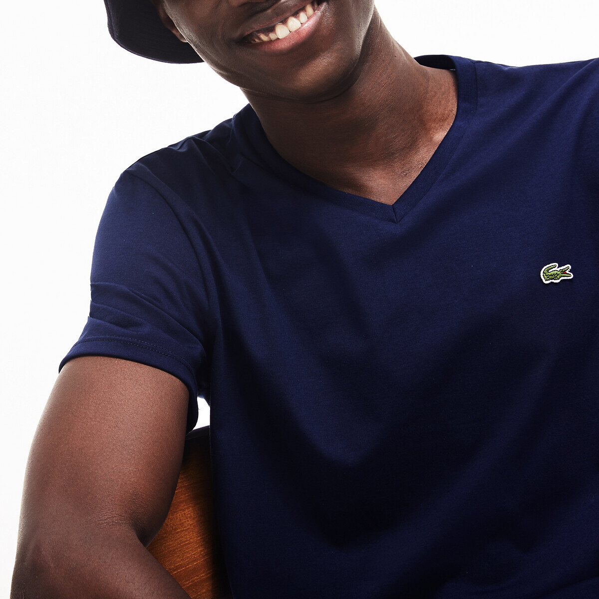 T-shirt col V en jersey de coton bleu marine, LACOSTE