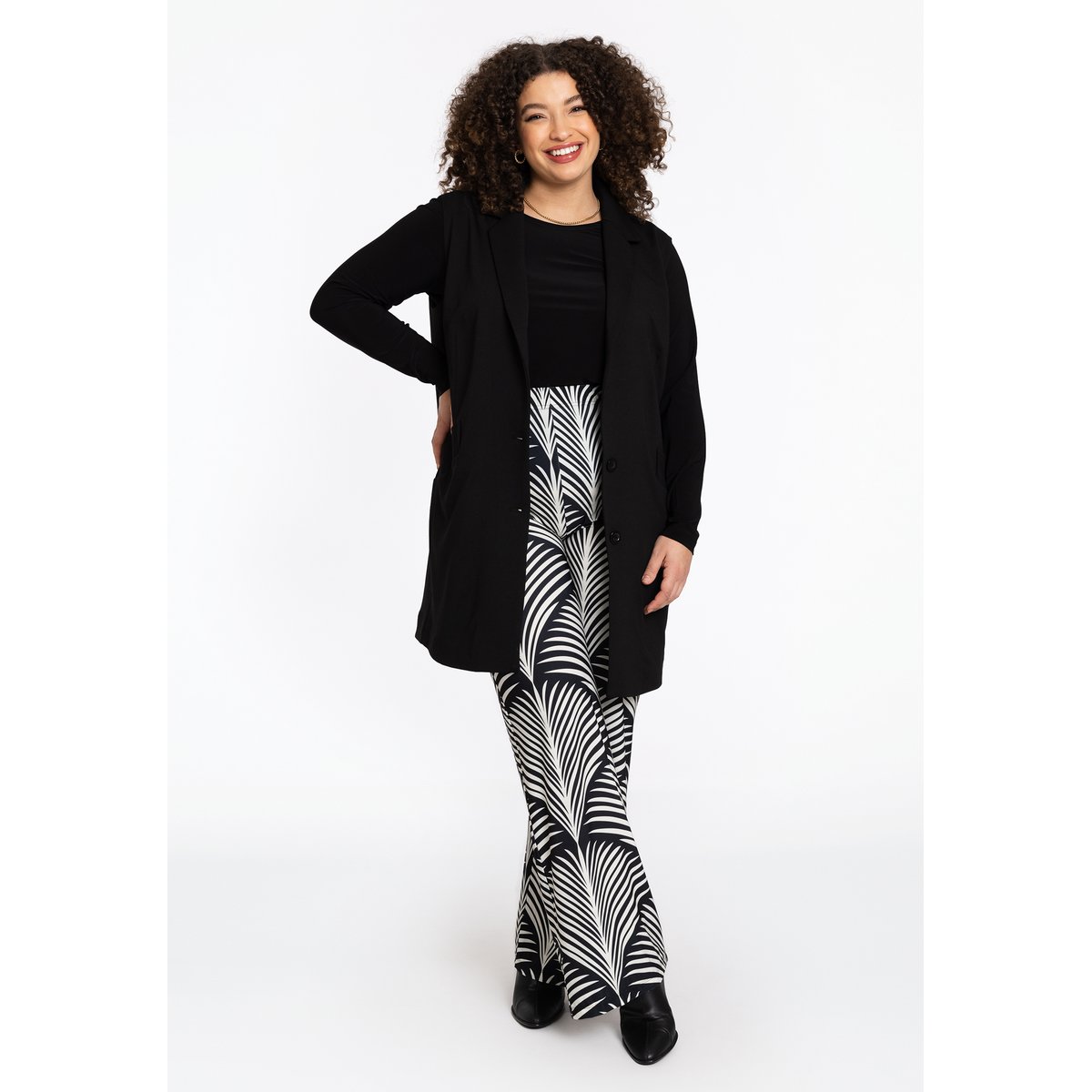 Pantalon avec une ceinture élastique noir, YOEK