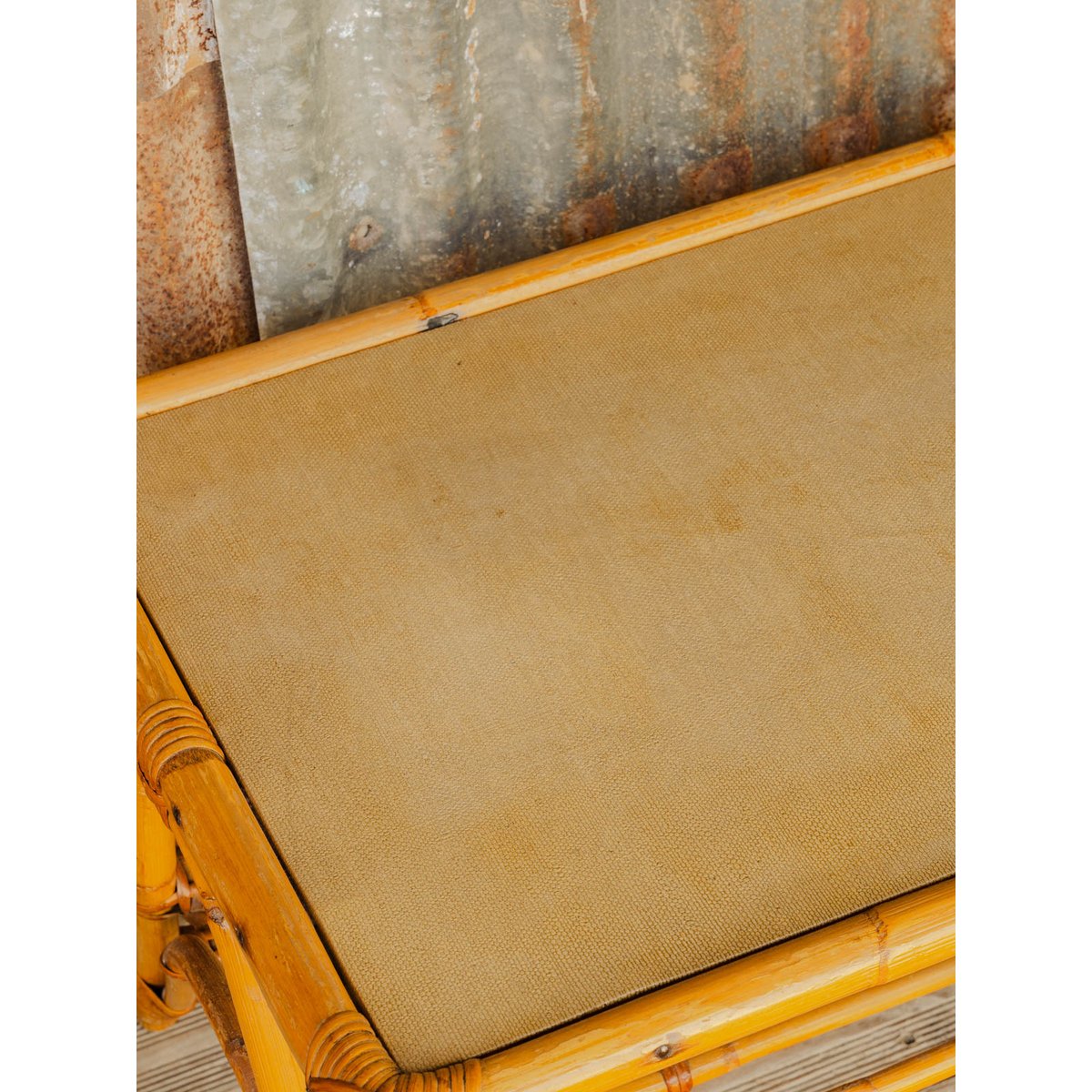 Table basse avec porte-revues en rotin Léonie N°1605 - Bon état bois clair, DEBONGOUT