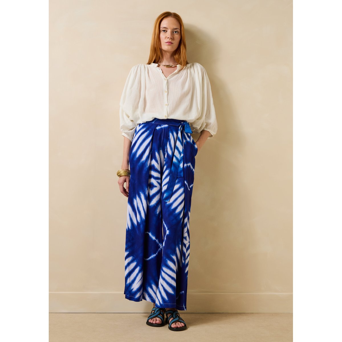 Pantalon large à imprimé ceinturé bleu, LA FEE MARABOUTEE