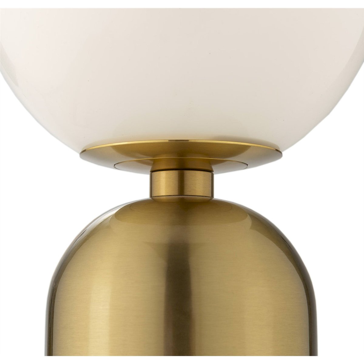 Lampe de table en métal et verre doré avec globe blanc opale, RECOLLECTION