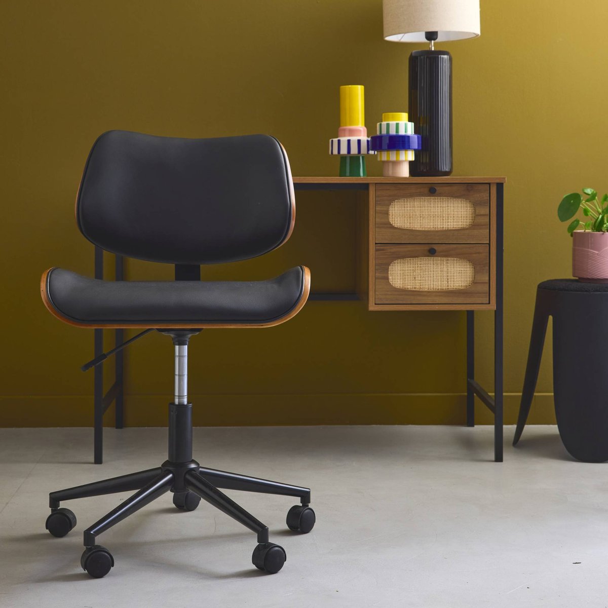 Chaise de bureau à roulettes décor bois courbé et simili cuir KAREN blanc, SWEEEK