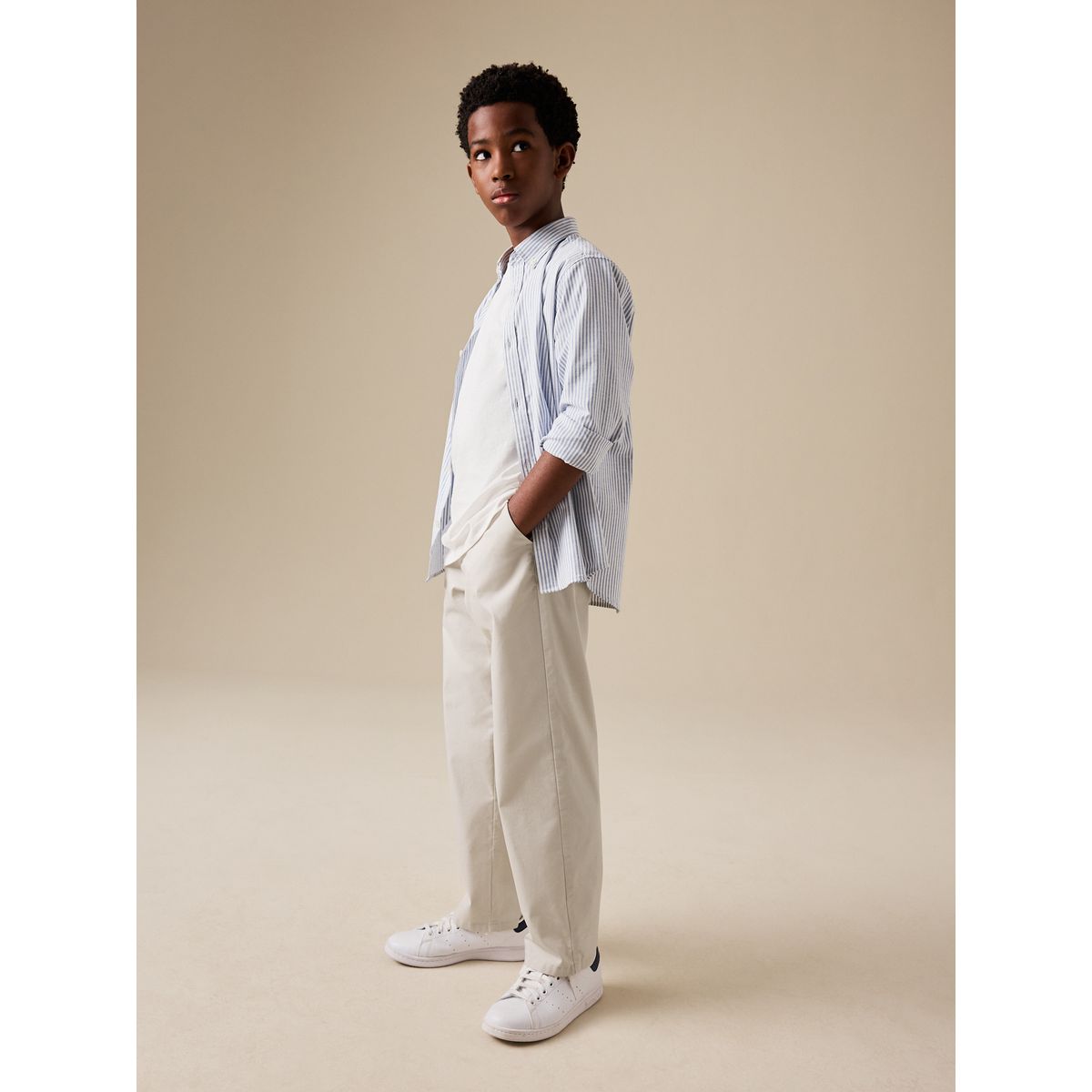 Pantalon chino stretch standard écru, NEXT