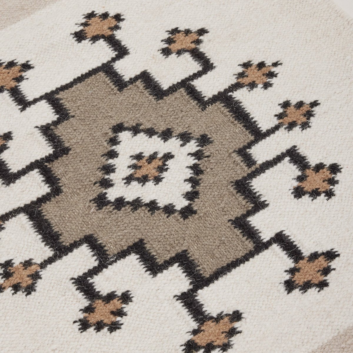Tapis De Sol en Tissé plat 100% laine BOUEKRI naturel et taupe, MADURA