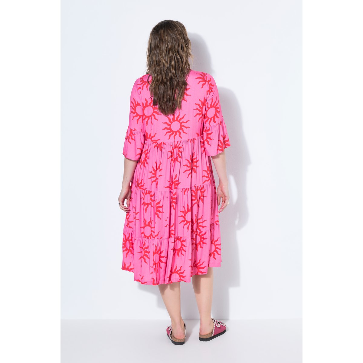 Robe longue, coupe trapèze, imprimé soleil rose vif, STUDIO UNTOLD