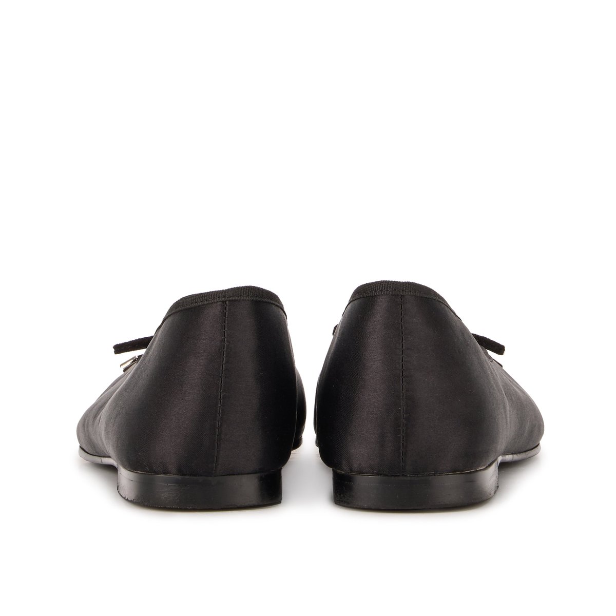 Carmen Satin noir, BONS BAISERS