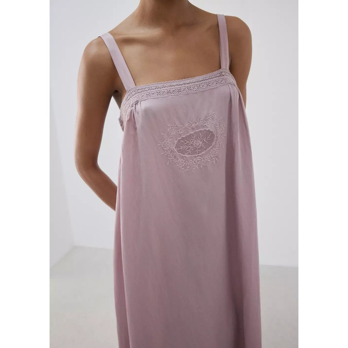 Chemise de nuit détails ajourés violet, MANGO
