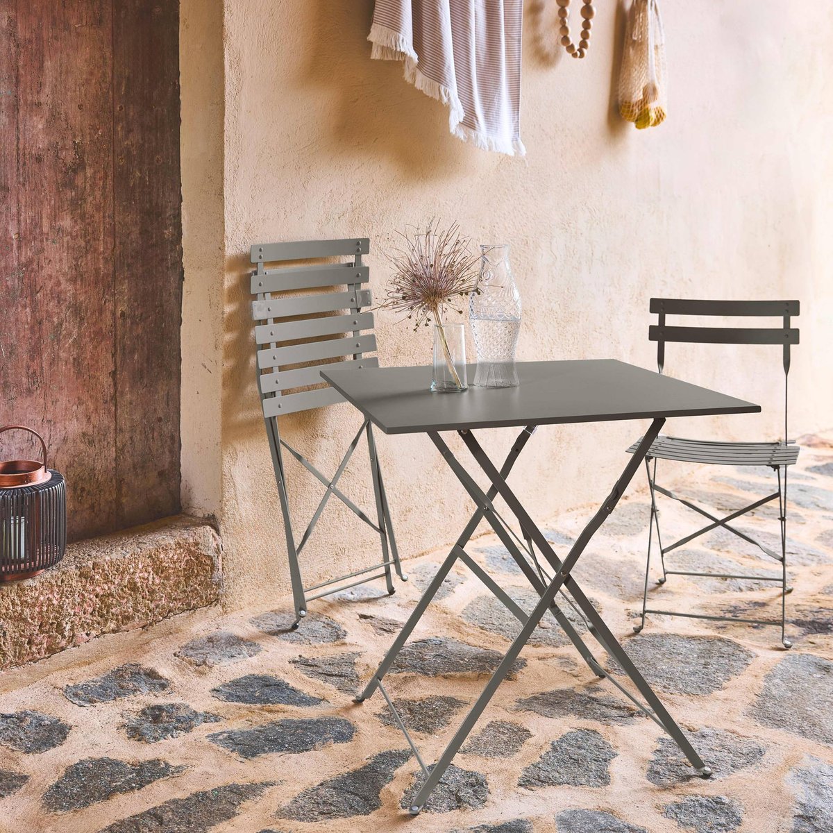 Table de jardin bistrot pliante métal + 2 assises EMILIA vert de gris, SWEEEK