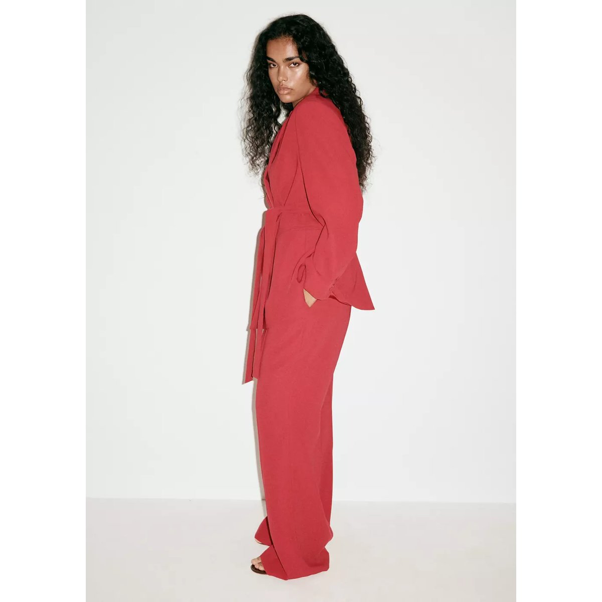 Pantalon de costume taille haute rouge, MANGO