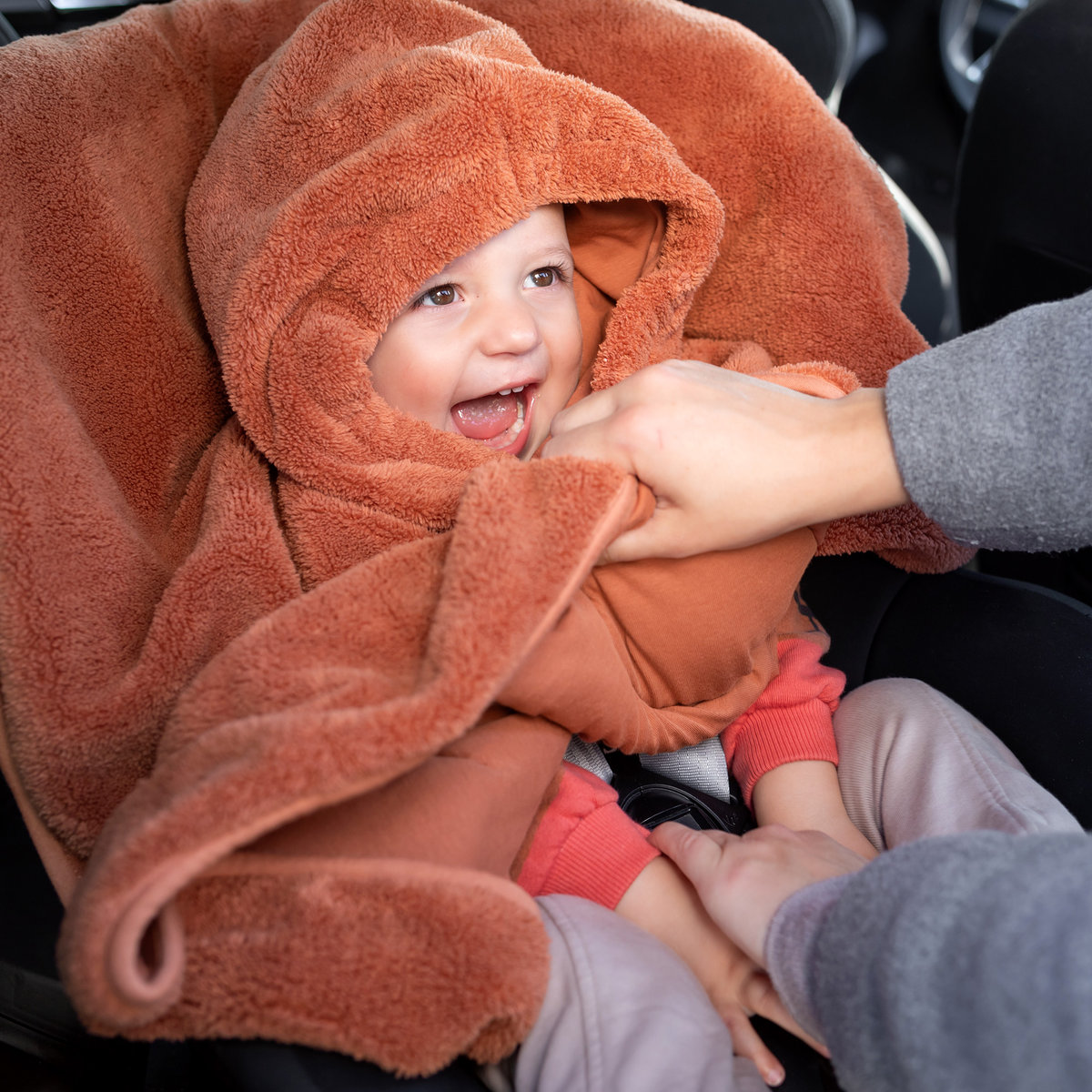 Poncho de voyage bébé pour siège auto - Moelleux douceur noisette, BEMINI