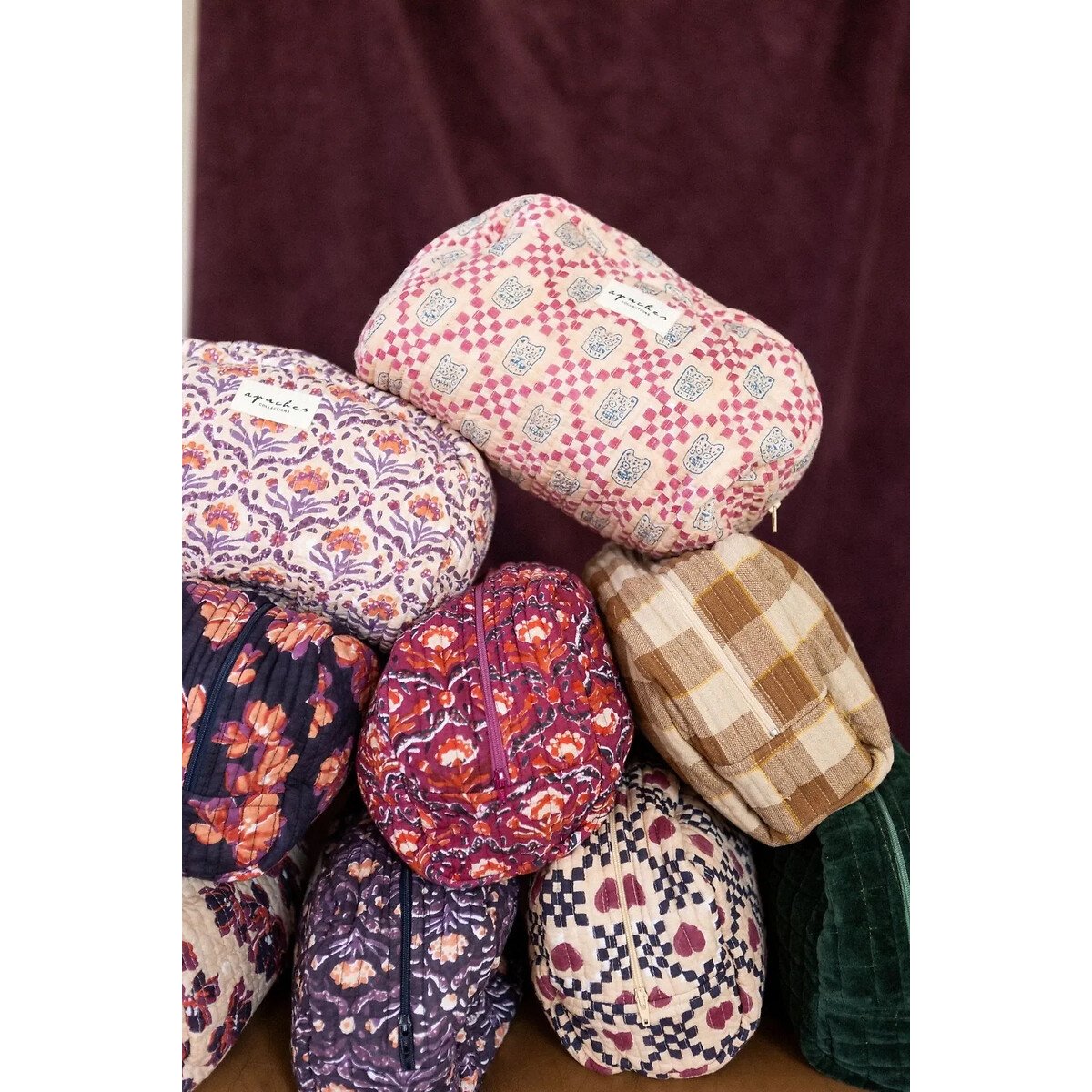 Gayane Checked Wash Bag camel / cream tiles, APACHES COLLECTIONS