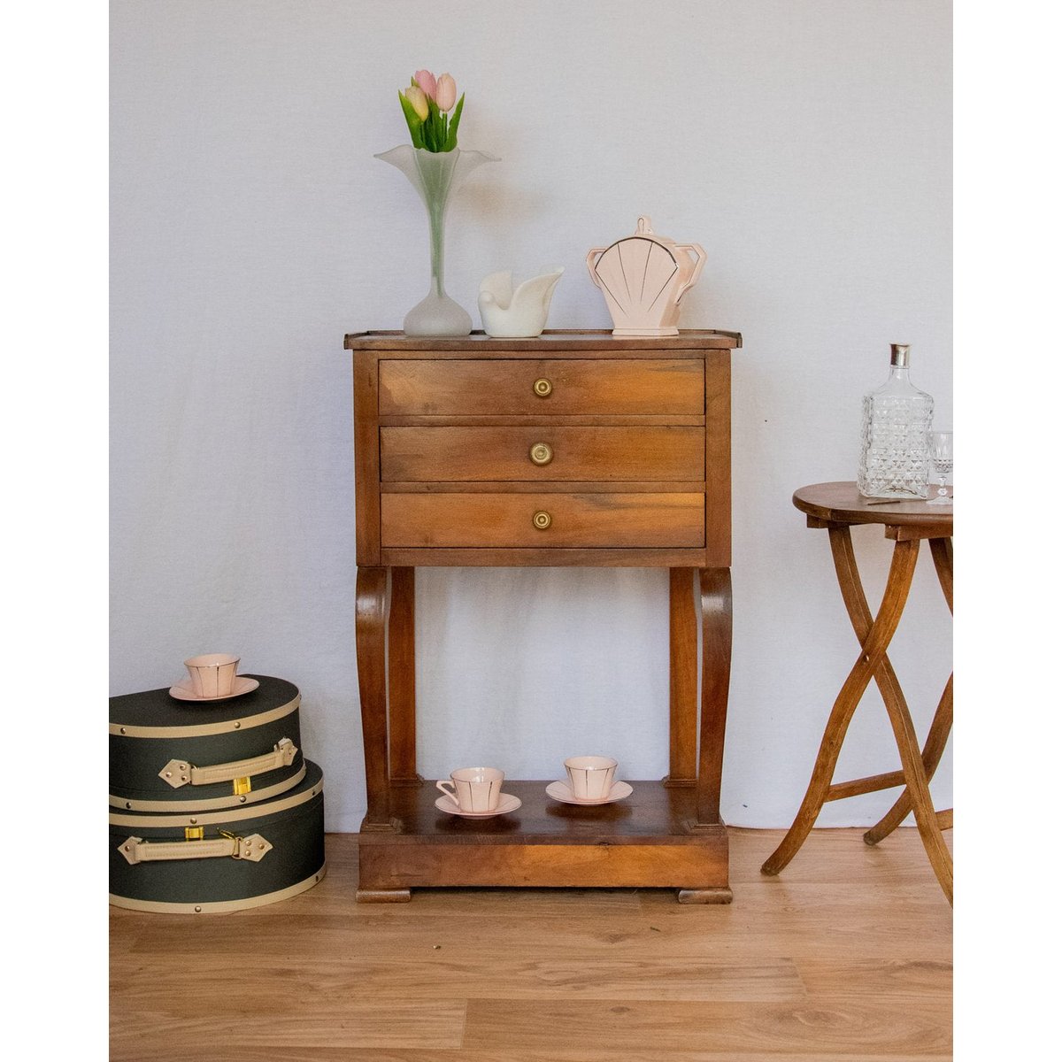 Meuble d'appoint en bois  Francine N°605 - Bon état bois foncé, DEBONGOUT