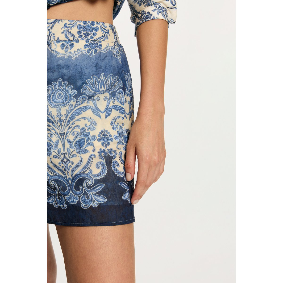 Short fluide imprimé multicolore, MORGAN