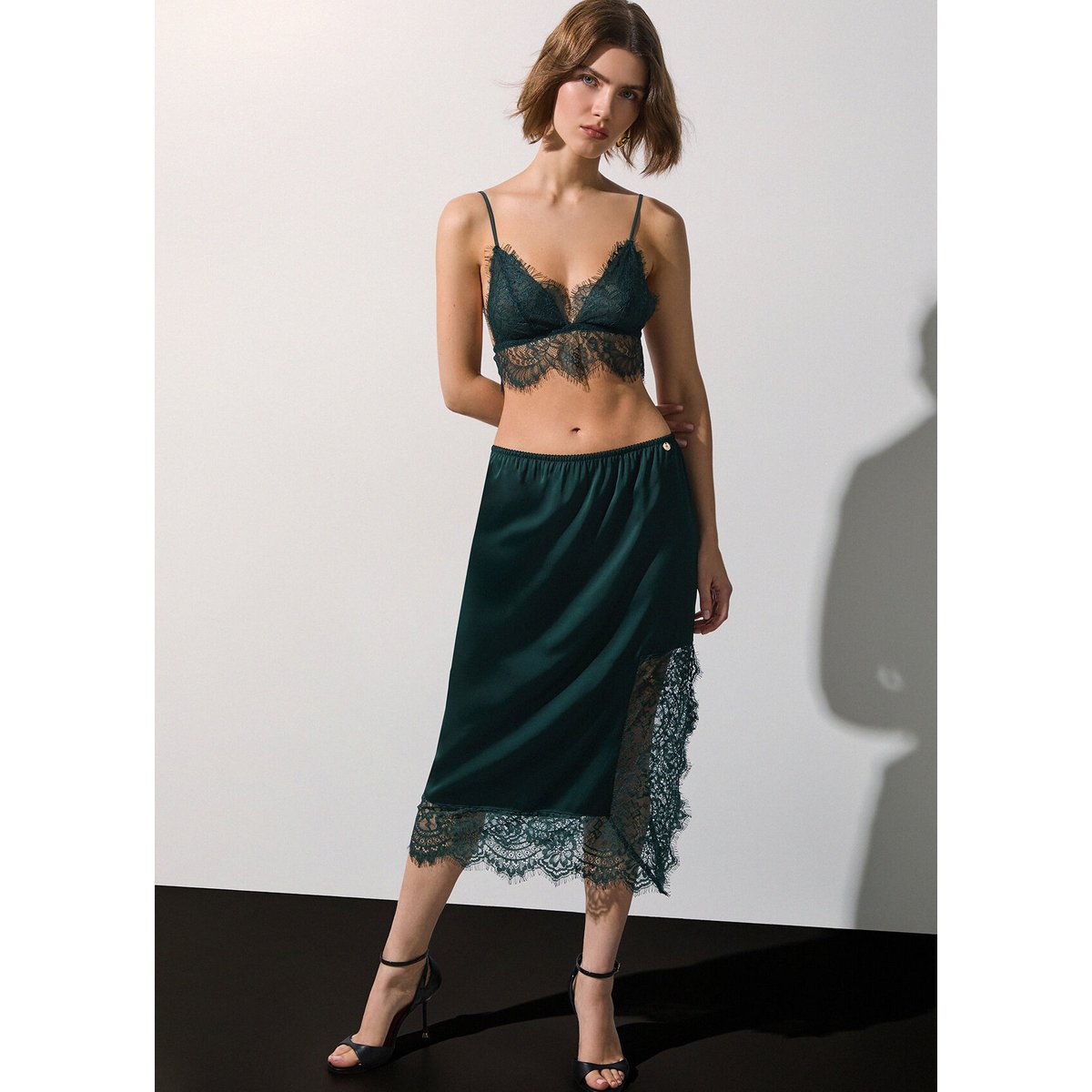Jupe mi-longue en satin avec dentelle valencienne vert foncé, LIU JO