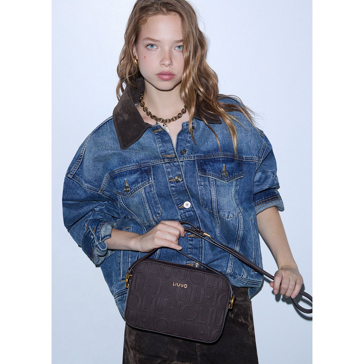 Sac bandoulière moyen avec logo marron foncé, LIU JO