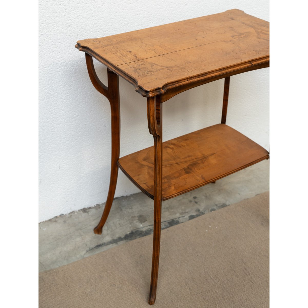 Table d'appoint en marqueterie Francine N°1101 - Bon état bois clair, DEBONGOUT