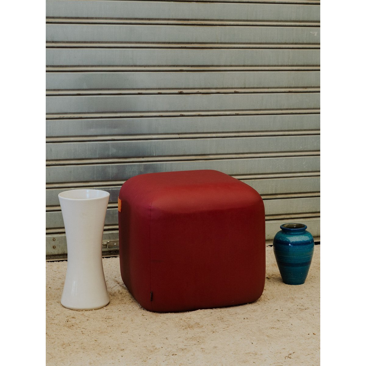 Pouf en cuir rouge Jean-Philippe N°108 - Bon état rouge, DEBONGOUT