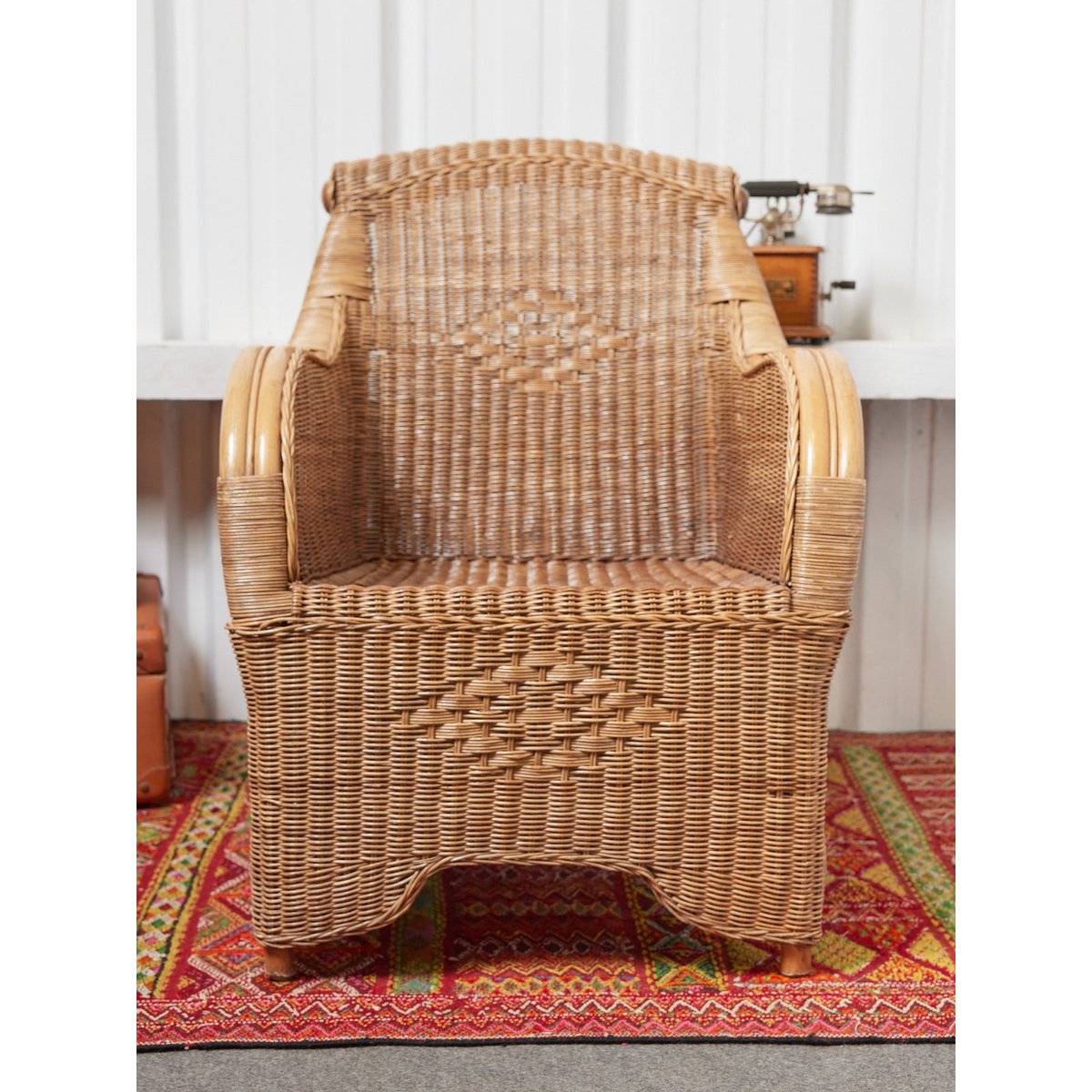 Grand fauteuil en osier Ernest N°1090 - Bon état bois clair, DEBONGOUT