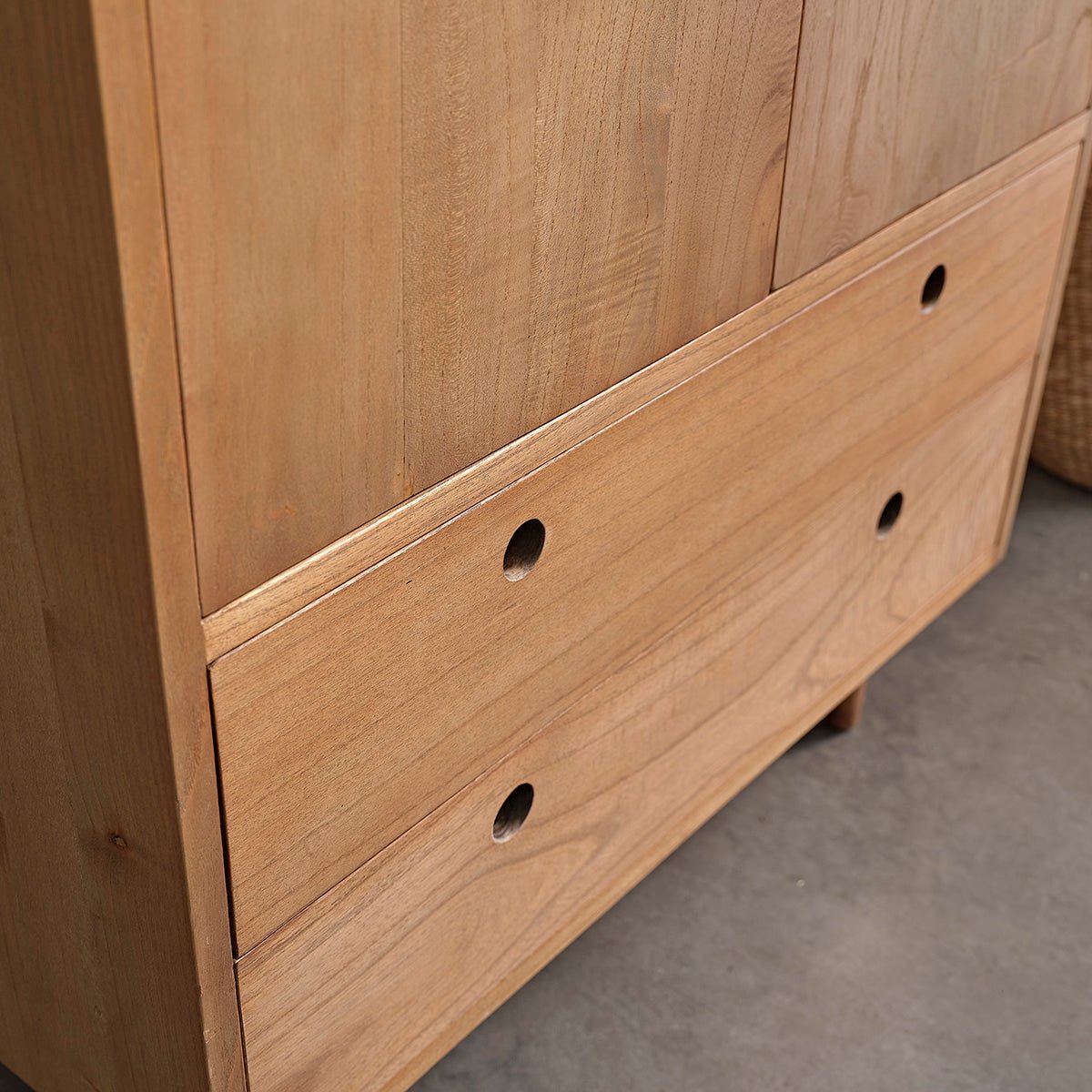 Armoire 2 portes et 2 tiroirs en bois massif ESMEE naturel, BERAH GETAH