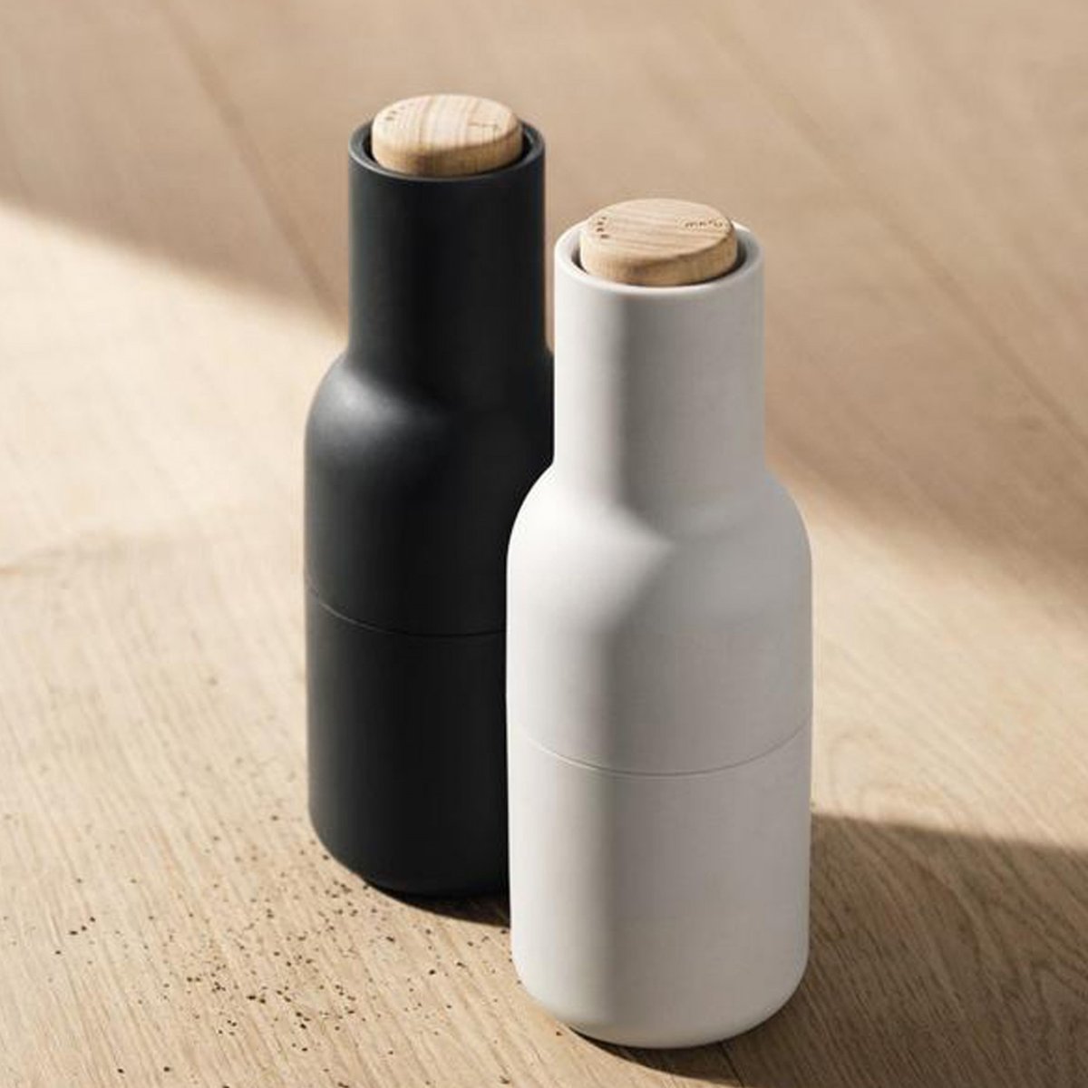 Moulins Sel et Poivre Bottle Grinder Bouchon Hêtre cendre et anthracite, AUDO COPENHAGEN
