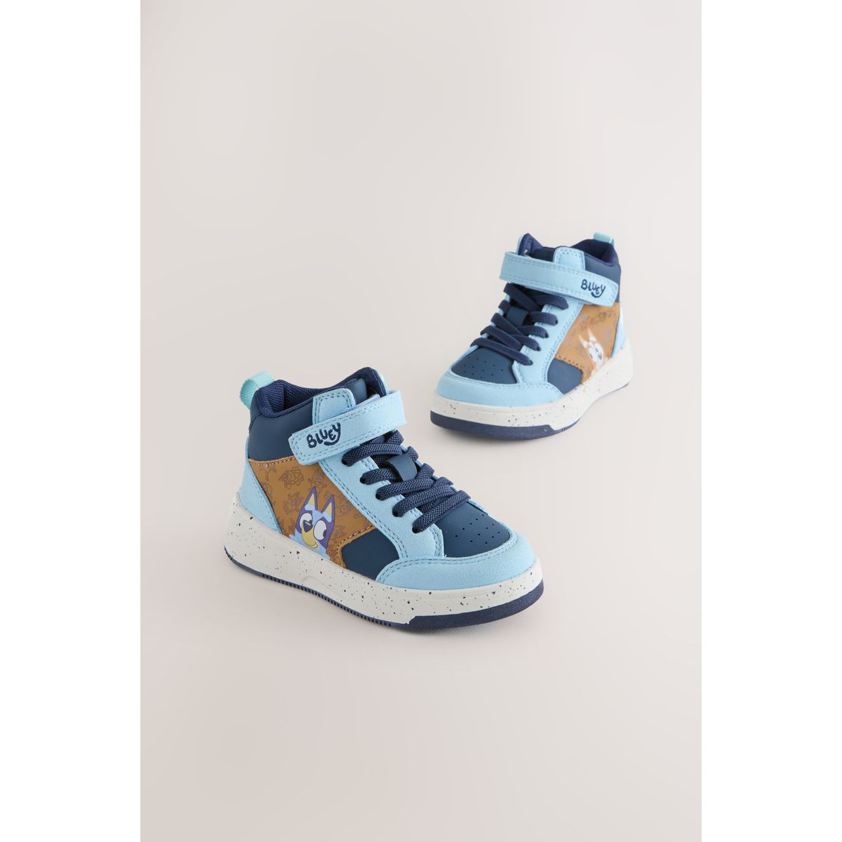Baskets montantes à lacets élastiques bluey bleu marine/beige, NEXT