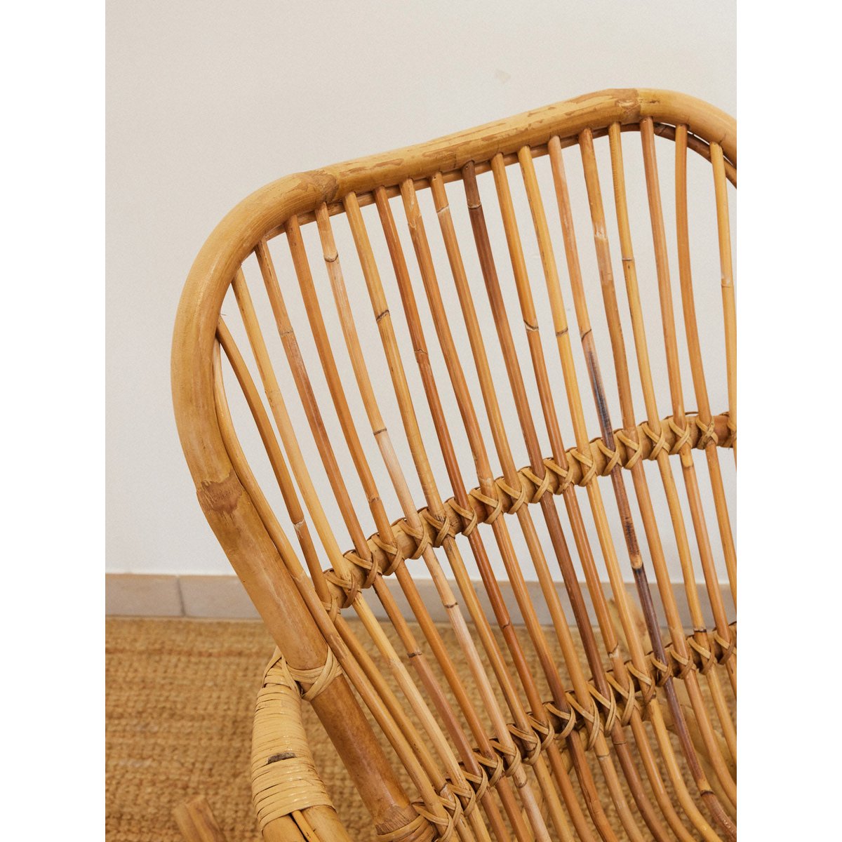 Rocking-chair en rotin Alibert N°107 - Bon état bois clair, DEBONGOUT