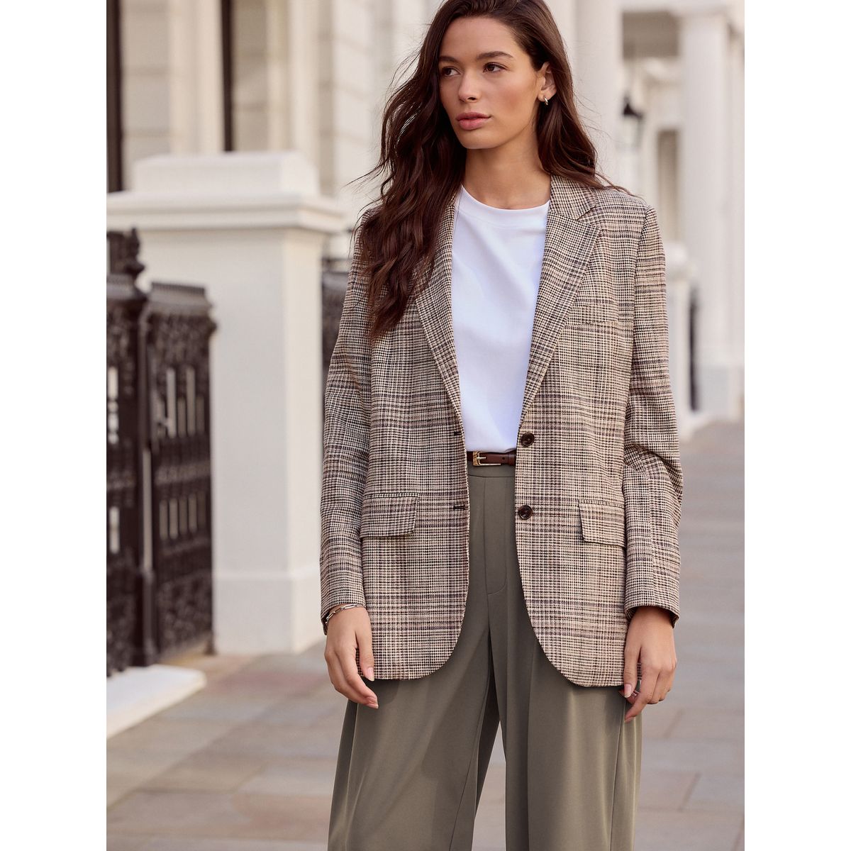Blazer à carreaux en lin boutonnage croisé marron, NEXT