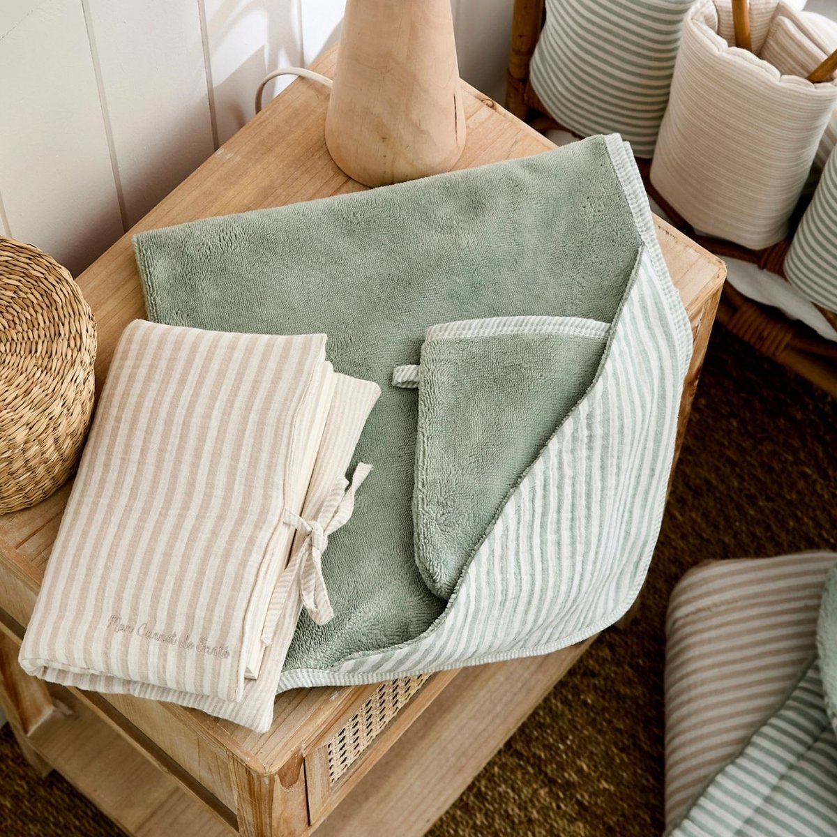 Cape de bain + gant vert de gris, blanc, BB & CO