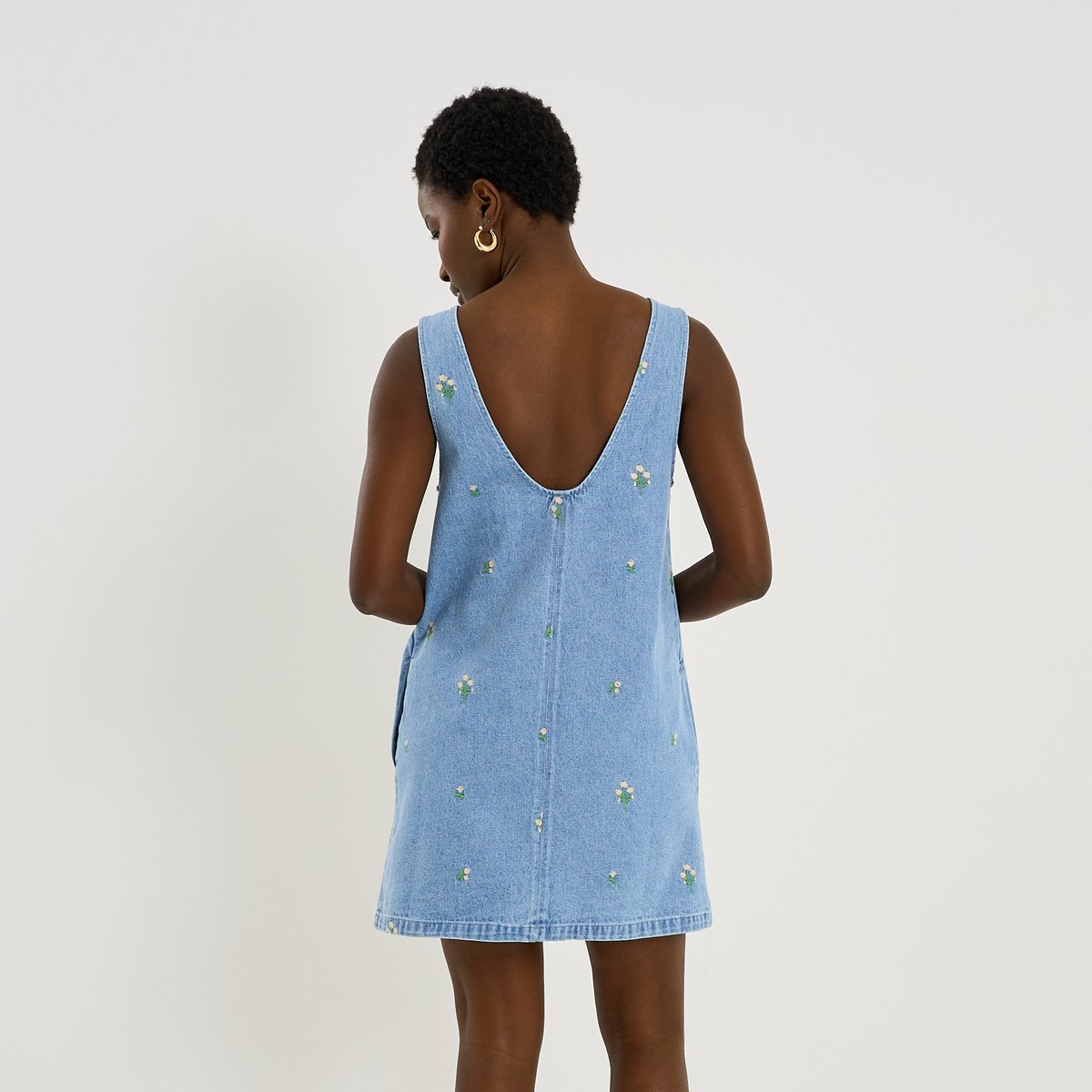 Robe courte en denim broderies florales bleu stone, GRAIN DE MALICE