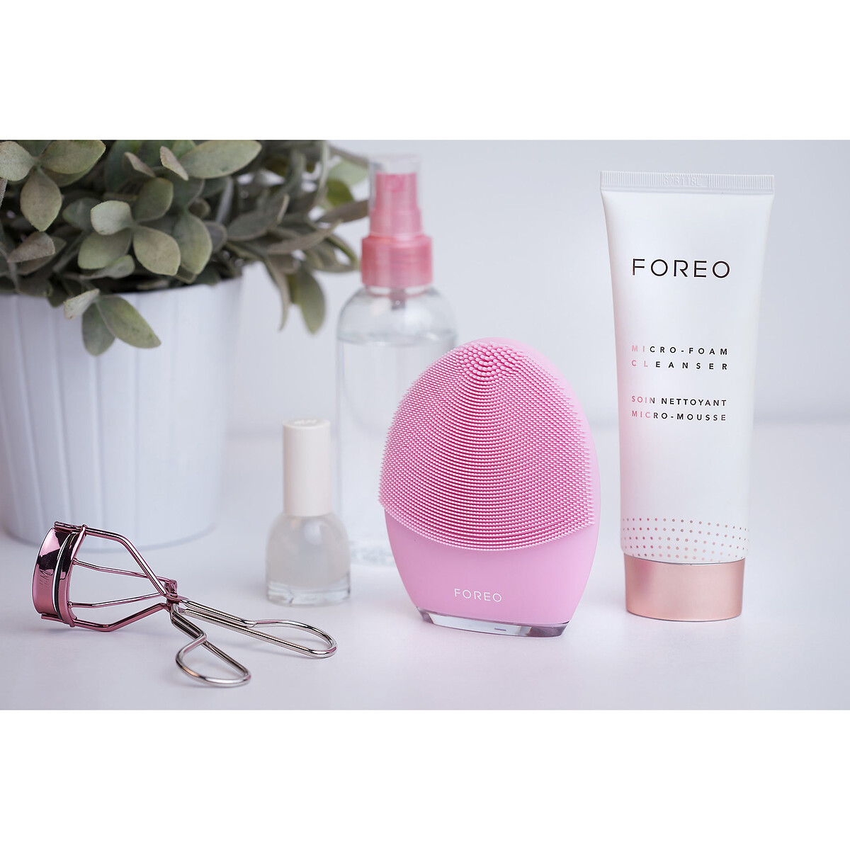 Luna 3 Facial Cleansing and Massaging Brush pink, FOREO
